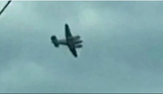 У США чоловік викрав літак і погрожував врізатися у магазин Walmart