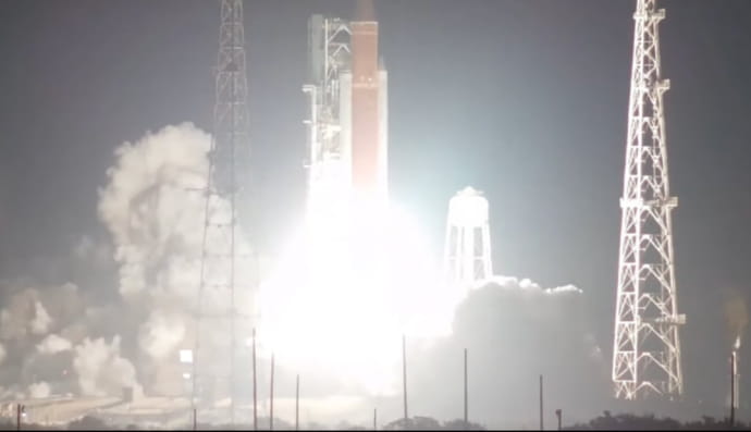 NASА запустило миссию Artemis 1 к Луне