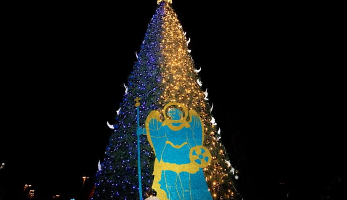 Ялинка незламності на Софіївській площі