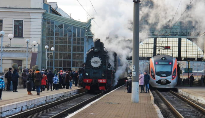 новорічний ретро-потяг у Львові