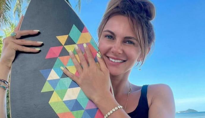 росіянка на відпочинку відкусила палець британці