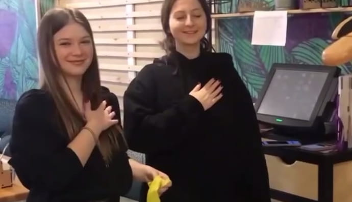 Официантки