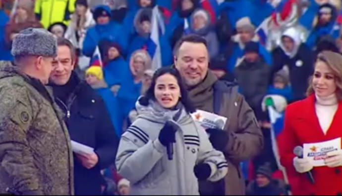 "врятована з Маріуполя" дівчинка забула сценарій, коли "щиро" дякувала "визволителям"