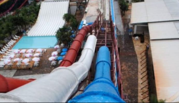 У Бразилії дитина з'їхала водною горкою і загинула