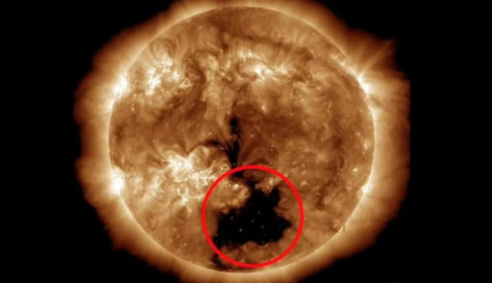 Черная дыра на Солнце