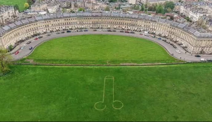 На місці святкування коронації Чарльза ІІІ з'явився величезний пеніс