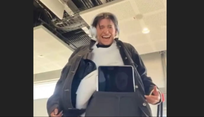 Дівчина одягнула на себе 6 кг одягу перед посадкою до літака