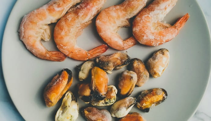 Креветки та мідії