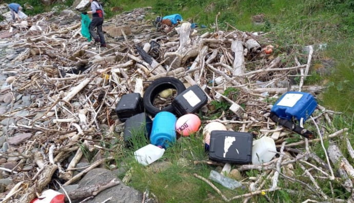 Прибирання пляжу 