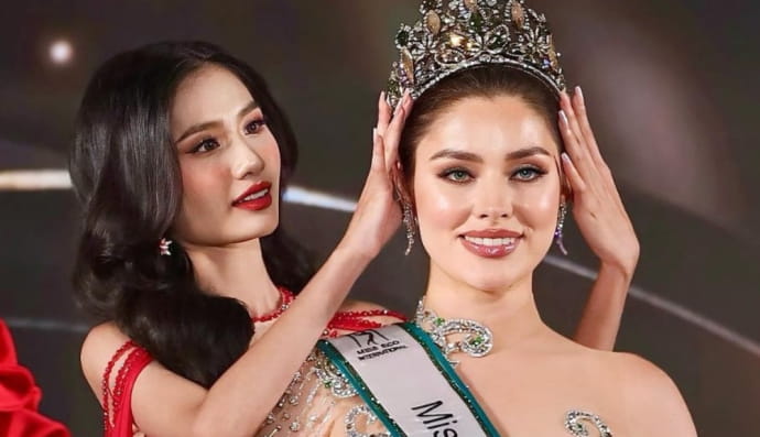 Ангеліна Усанова 