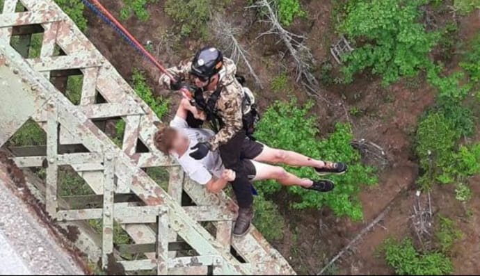 Спасение парня