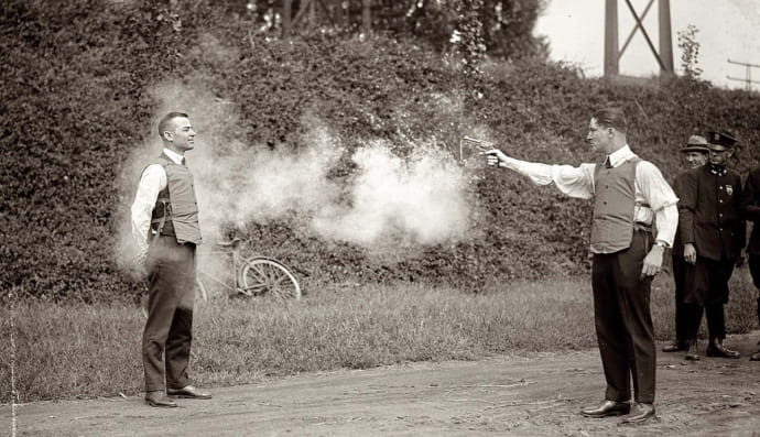 Випробування нових бронежилетів, 1923 рік