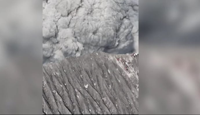 Извержение вулкана в Индонезии