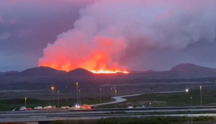 Извержение вулкана