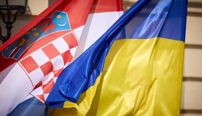 Прапори України і Хорватії