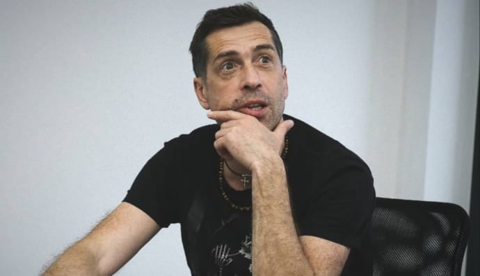 Співак Макс Покровський