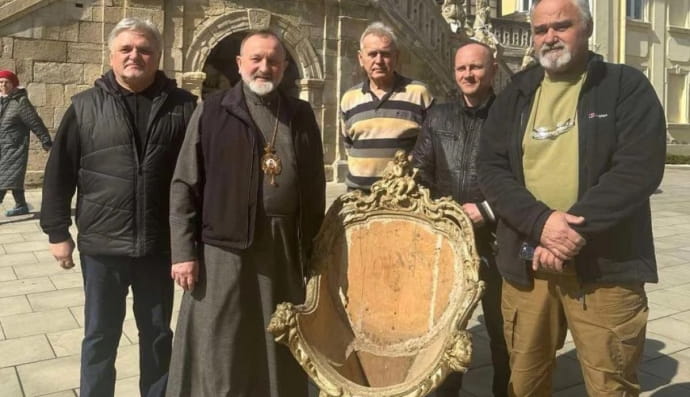 Крісло Андрея Шептицького 
