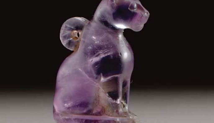 Египетский амулет кота с аметистом от позднего периода до периода Птолемеев, 664–30 гг. до н. э.