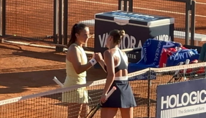 Українська тенісистка потиснула руку колишній росіянці 