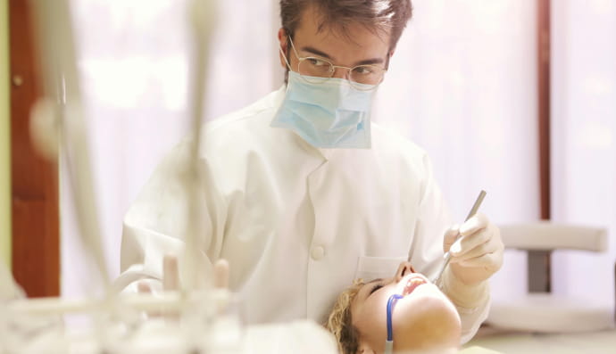 Стоматолог 