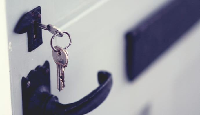 Ключі у дверях