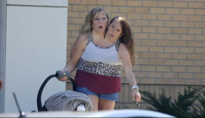 Еббі та Бріттані Гансел