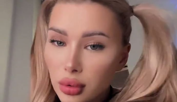 Блогерка "Бонька"