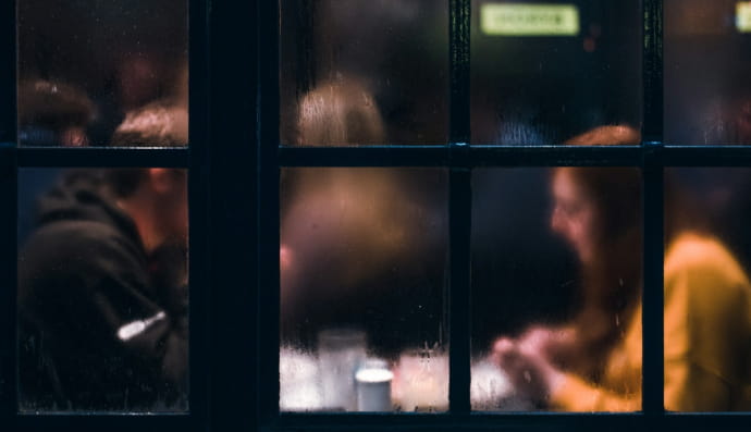 Пара відпочиває у закладі