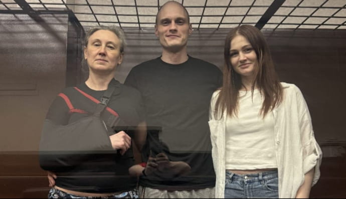 Незаконно заґратована родина