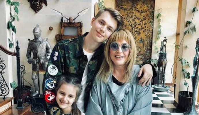 Алла Пугачова з онуками