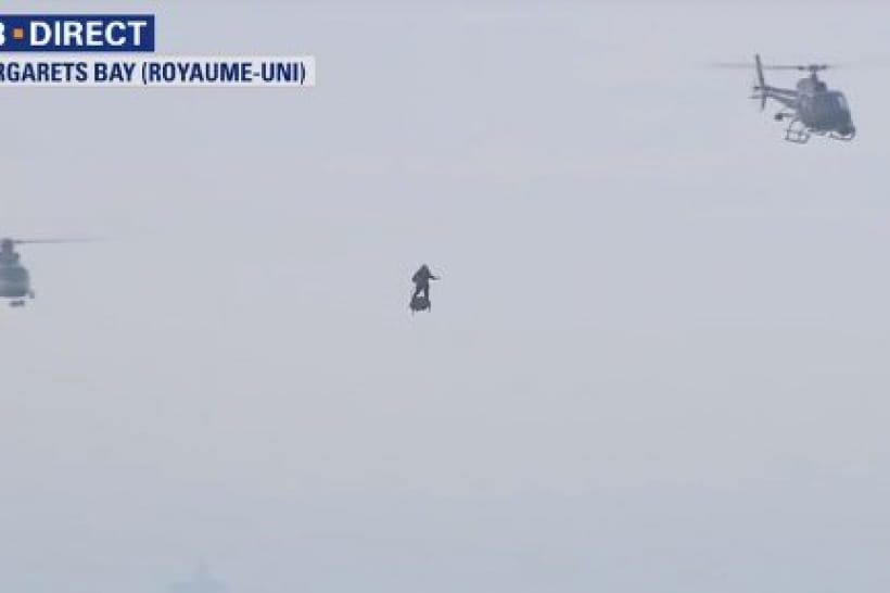 Француз на флайборді перетинає Ла-Манш