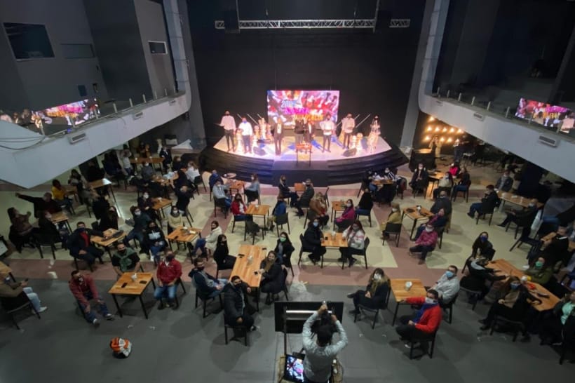 Бар у церкві