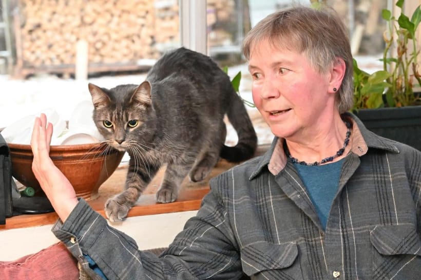 Женщина с котом