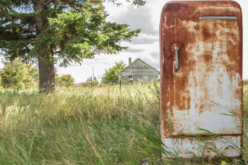 Старый холодильник