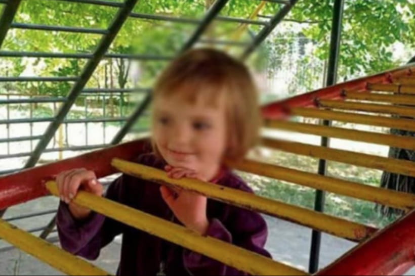 В Одесі дівчинка застрягла у металевій конструкції 