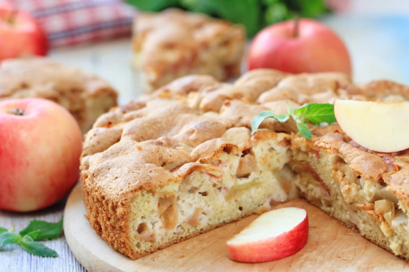 Шарлотка с яблоками