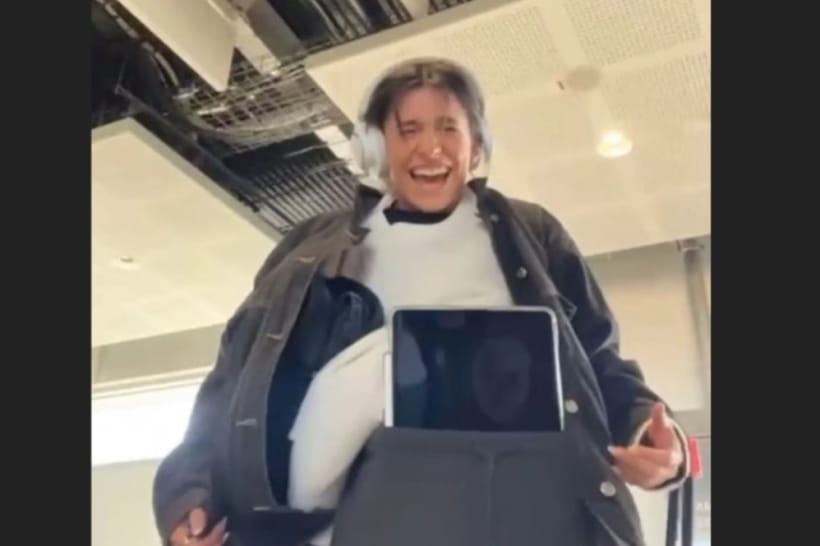 Дівчина одягнула на себе 6 кг одягу перед посадкою до літака