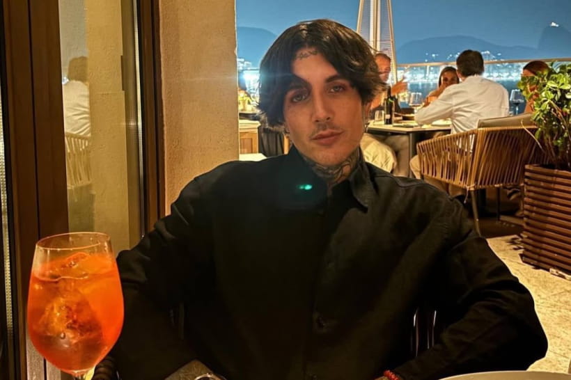 Олівер Сайкс 