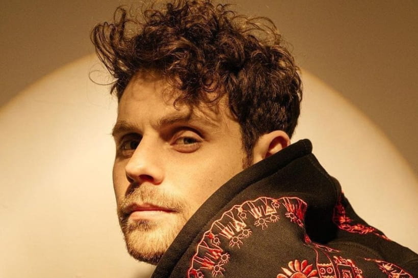 Артур Логой 
