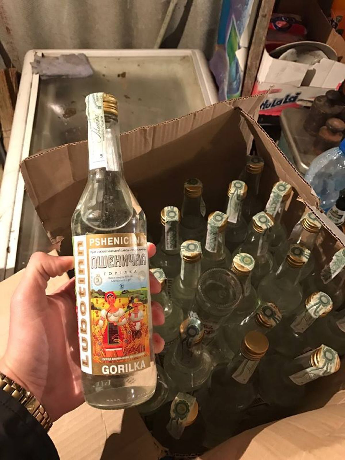 на заході України викрили масштабне виробництво сурогатного алкоголю