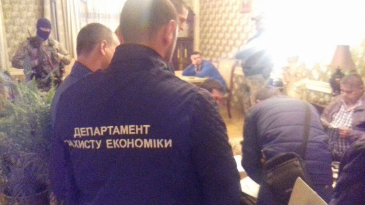 на заході України викрили масштабне виробництво сурогатного алкоголю