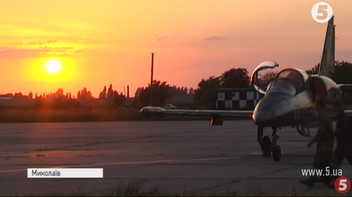 Молоді пілоти за СУ-25