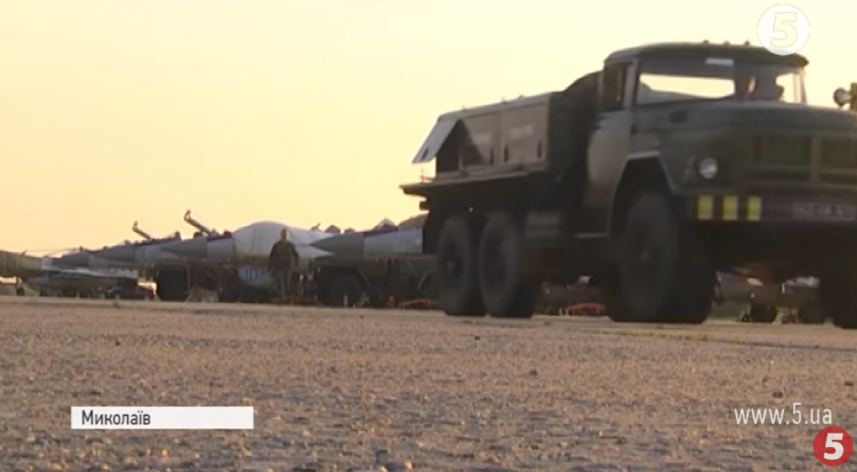 Молоді пілоти за СУ-25