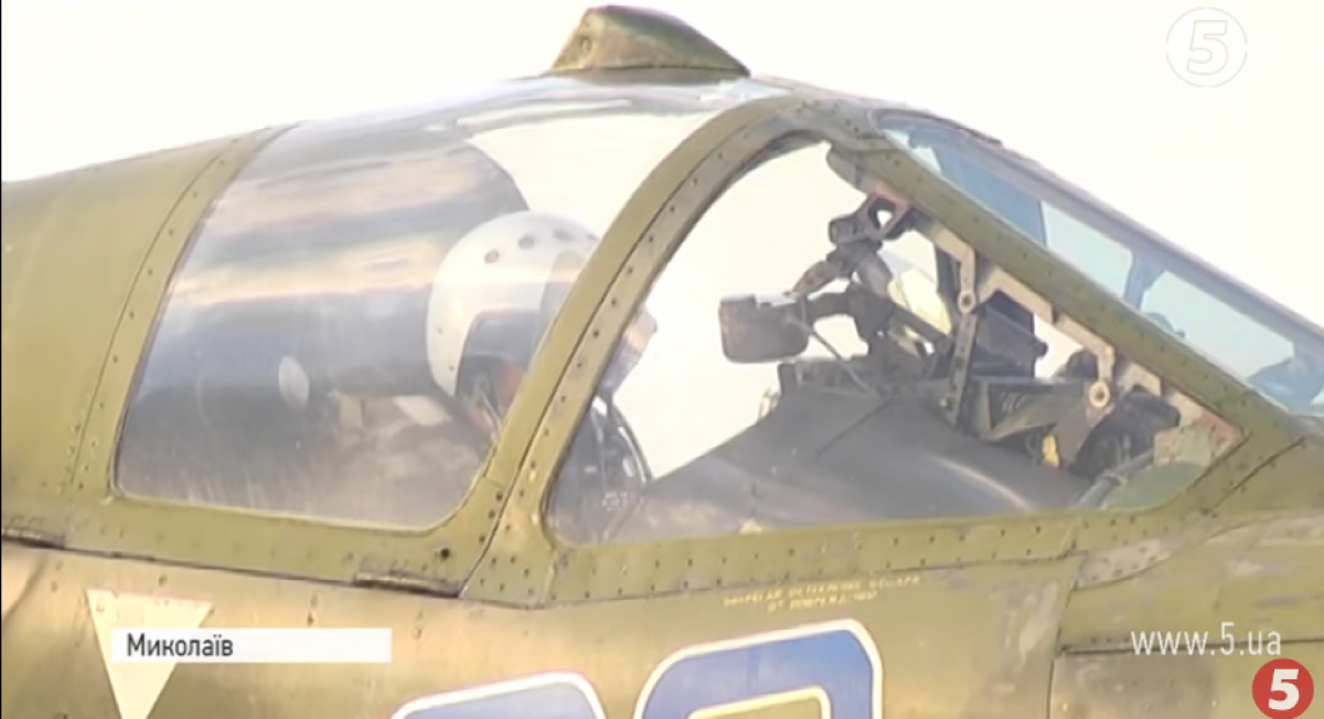 Молоді пілоти за СУ-25