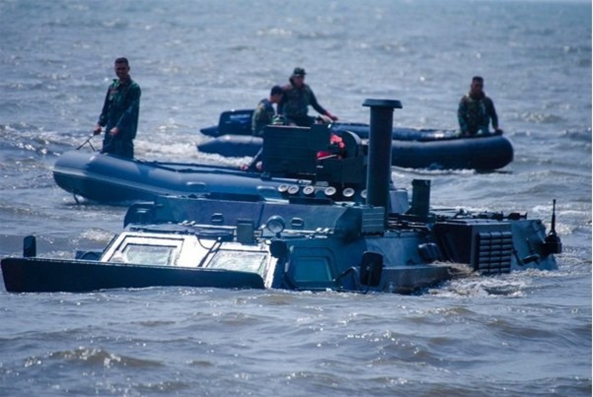 Бронетранспортери-амфібії БТР-4