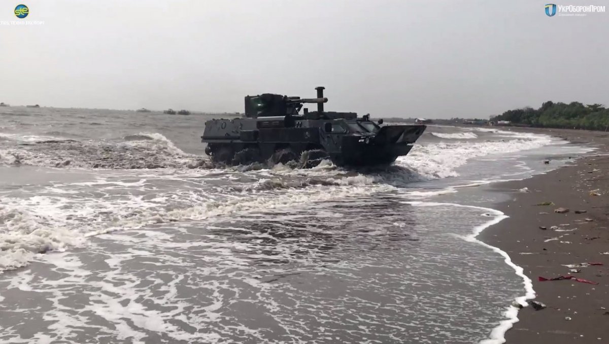 Бронетранспортери-амфібії БТР-4
