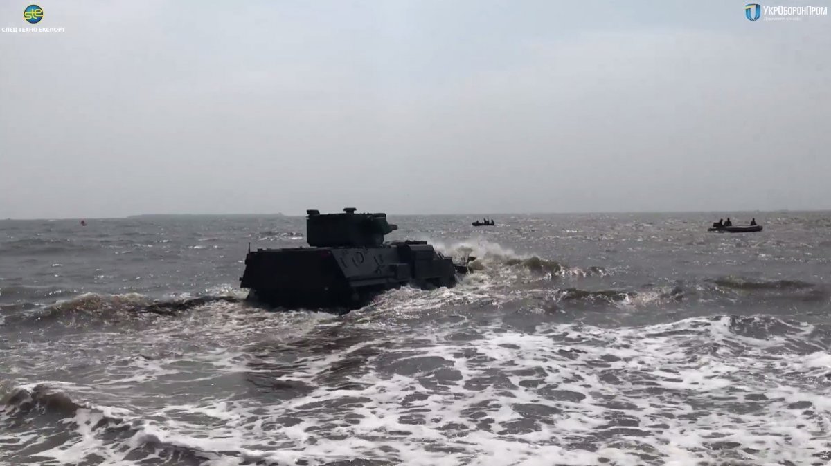 Бронетранспортери-амфібії БТР-4