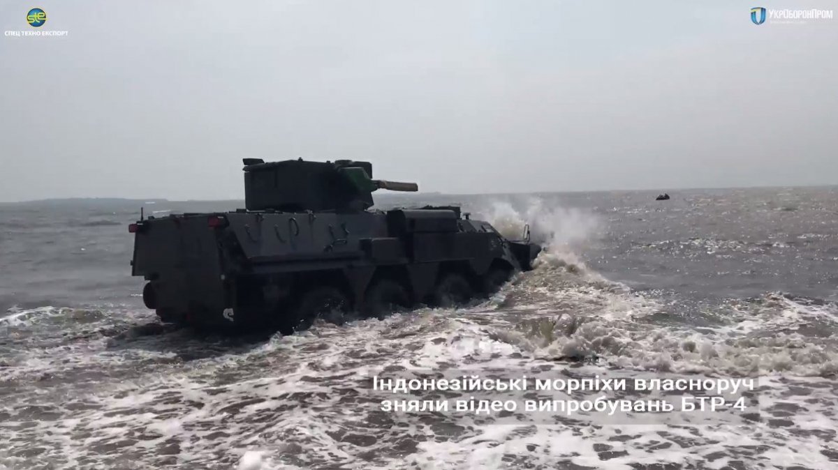 Бронетранспортери-амфібії БТР-4