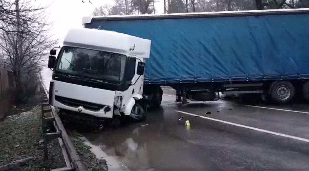 ДТП Renault з фурою 