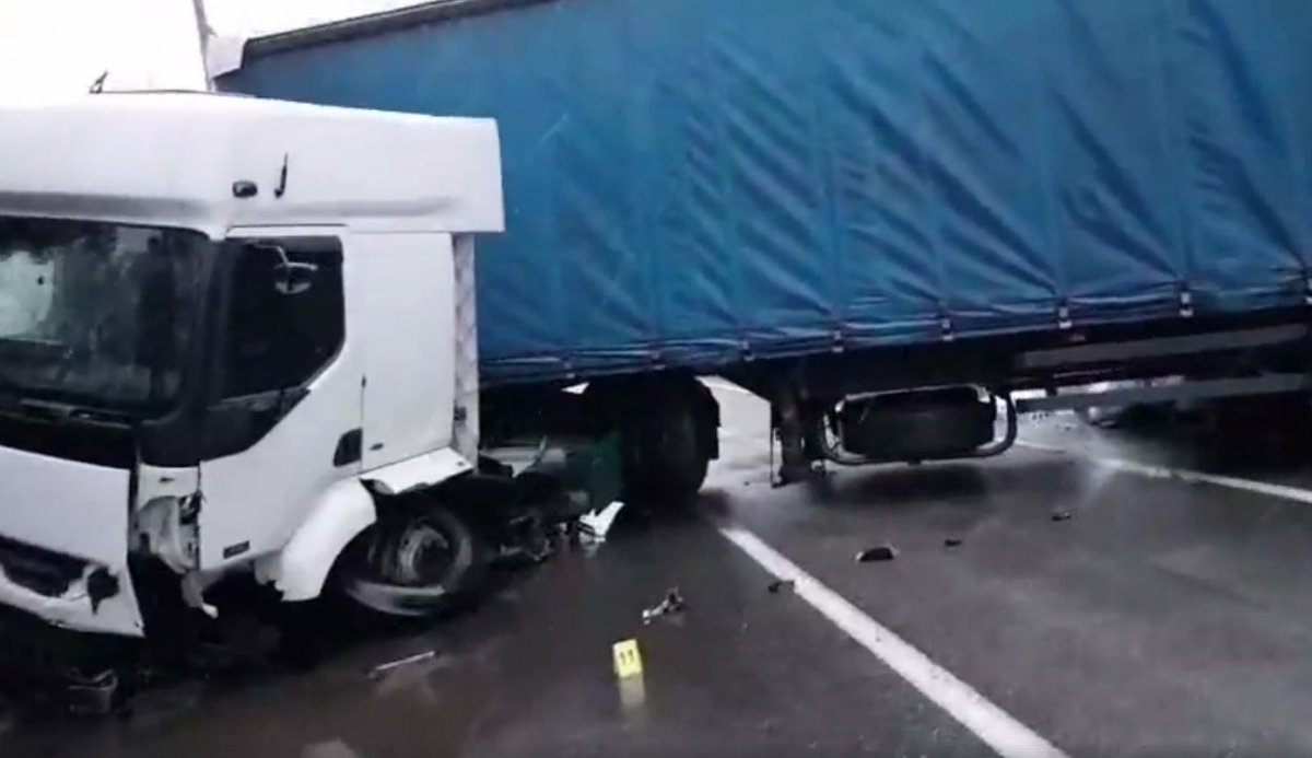 ДТП Renault з фурою 